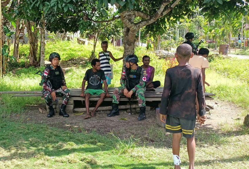 Yonif 126/Kala Cakti Gelar Komsos Bersama Warga di Perbatasan