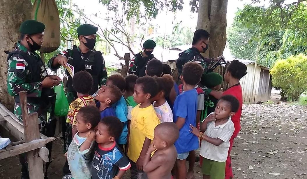 Bukti Satgas Yonif MR 413 Kostrad Bantu Cerdaskan Anak Papua