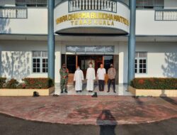 Babinsa dan Bhabinkamtibmas Amankan Waisak demi Kenyamanan Umat