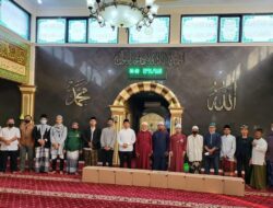 DMI Halim Perdanakusuma Bagikan Sembako untuk Marbot Masjid