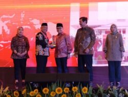 Walikota Depok Terima Piagam Digital Government Award SPBE Summit 2023