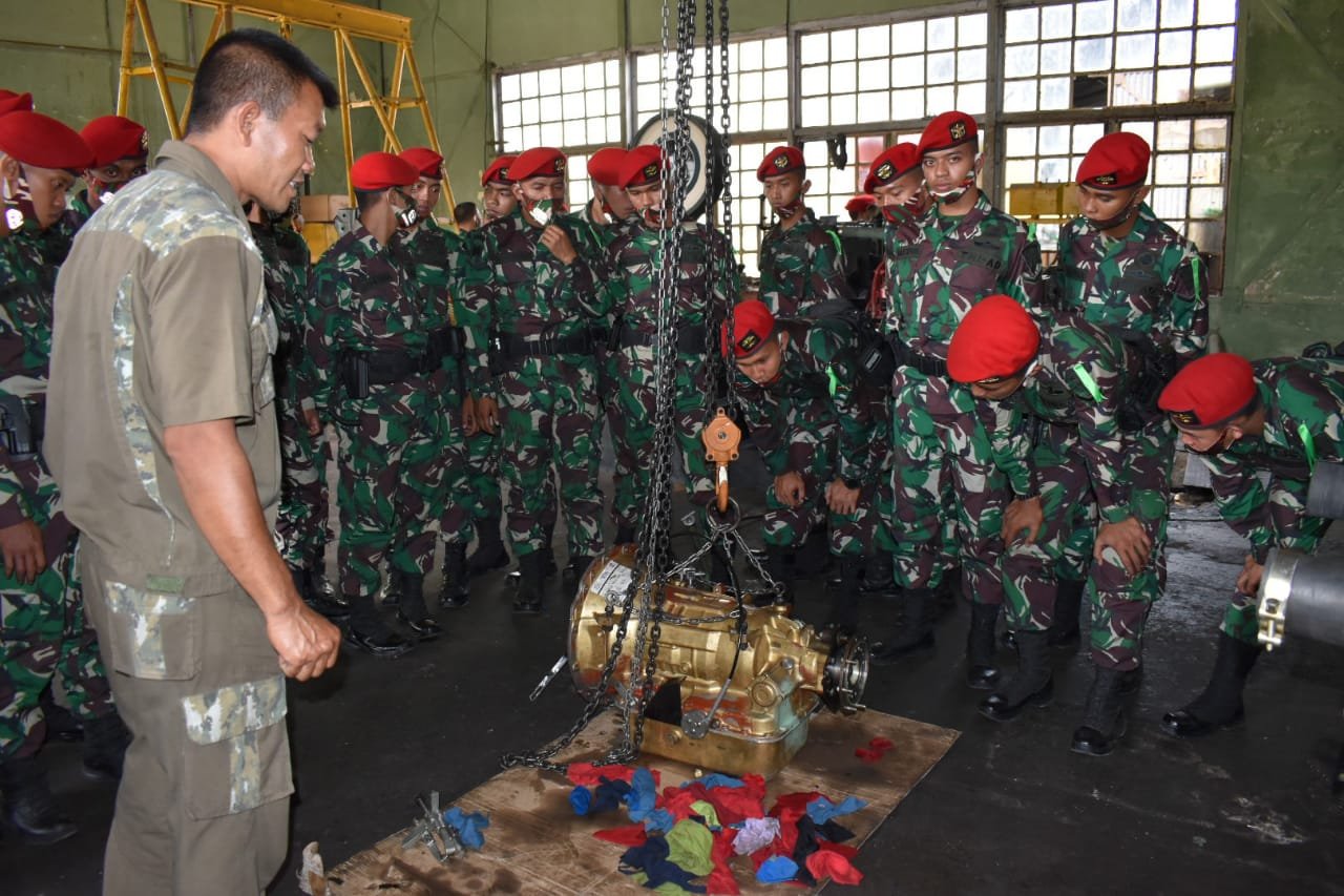 Siswa Dikspes Sarpal Pusdikpassus PKL di Bengpuspal Puspalad Perdalam Alutssta TNI AD