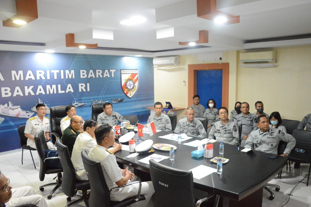 Zona Barat Bakamla RI Sambut Kunjungan Angkatan Laut Vietnam