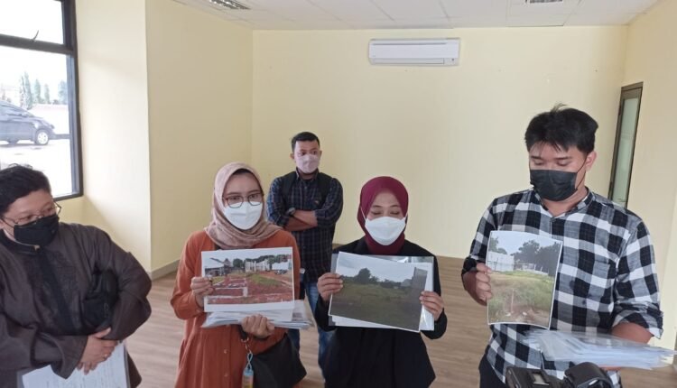 Puluhan Korban Penipuan Properti Datangi Polrestro Bekasi