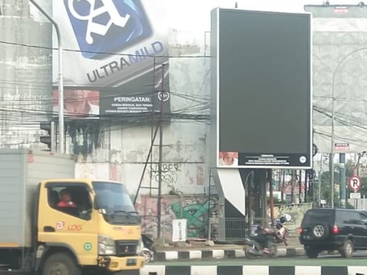 Pemkot Serang Dianggap Lamban, Reklame dan Videotron Diduga Tak Berizin