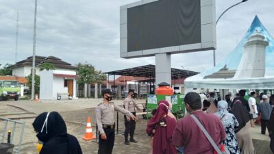 Polsek Kasemen Himbau Pengunjung Wisata Religi Patuhi Protokol Kesehatan