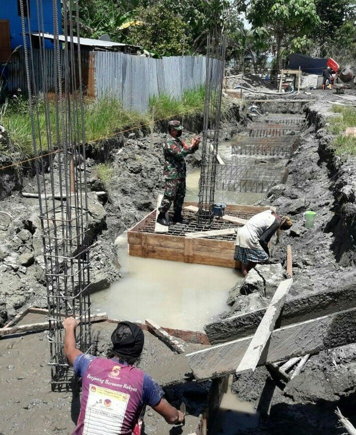 Babinsa Kodim Yawa Cepatkan Pembangunan Gereja di Kampung Batu Zaman Papua