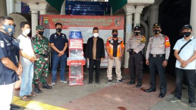 Kasubdit Fismondev Polda Metro Jaya Beri Wastafel untuk Ketua DKM Masjid