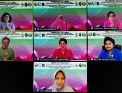 Ketua Dharma Pertiwi dan Bhayangkari Bagikan Bansos untuk Relawan Covid-19