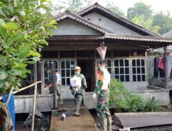 Koramil 02/Sejangkung dampingi penyemprotan disinfektan