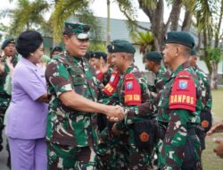 Panglima TNI Antarkan 555 Prajurit Yonif Raider 631 Antang Bertugas