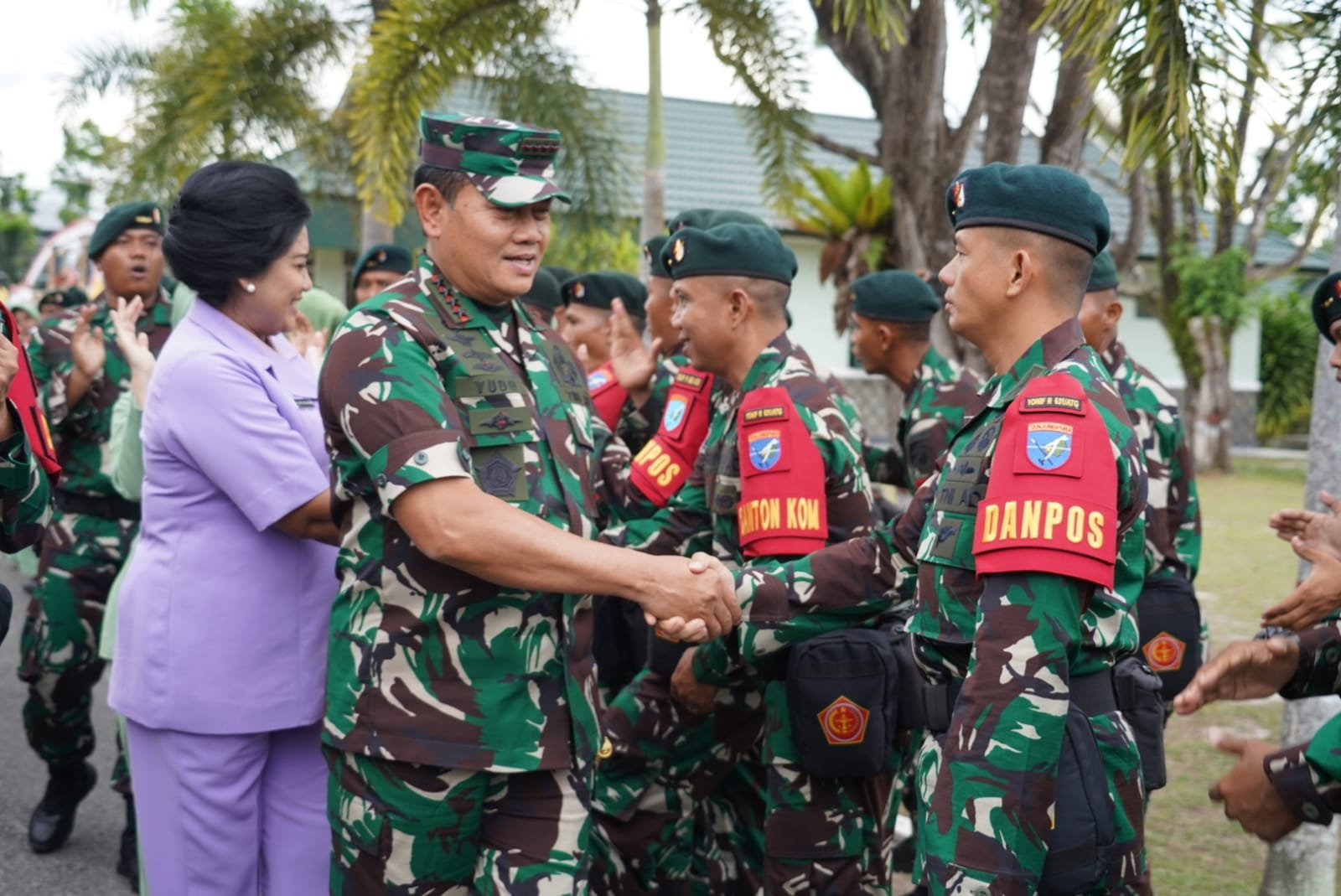 Panglima TNI Antarkan 555 Prajurit Yonif Raider 631 Antang Bertugas