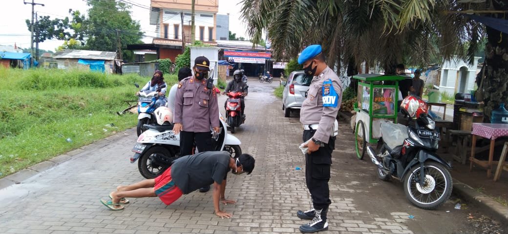 Polsek Cipocok Jaya Gelar Operasi Penegakan Prokes di Dua Lokasi