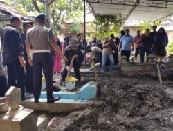 Upacara Polri Hantarkan Kombes Pol Jondrial ke Peristirahatan Terakhir