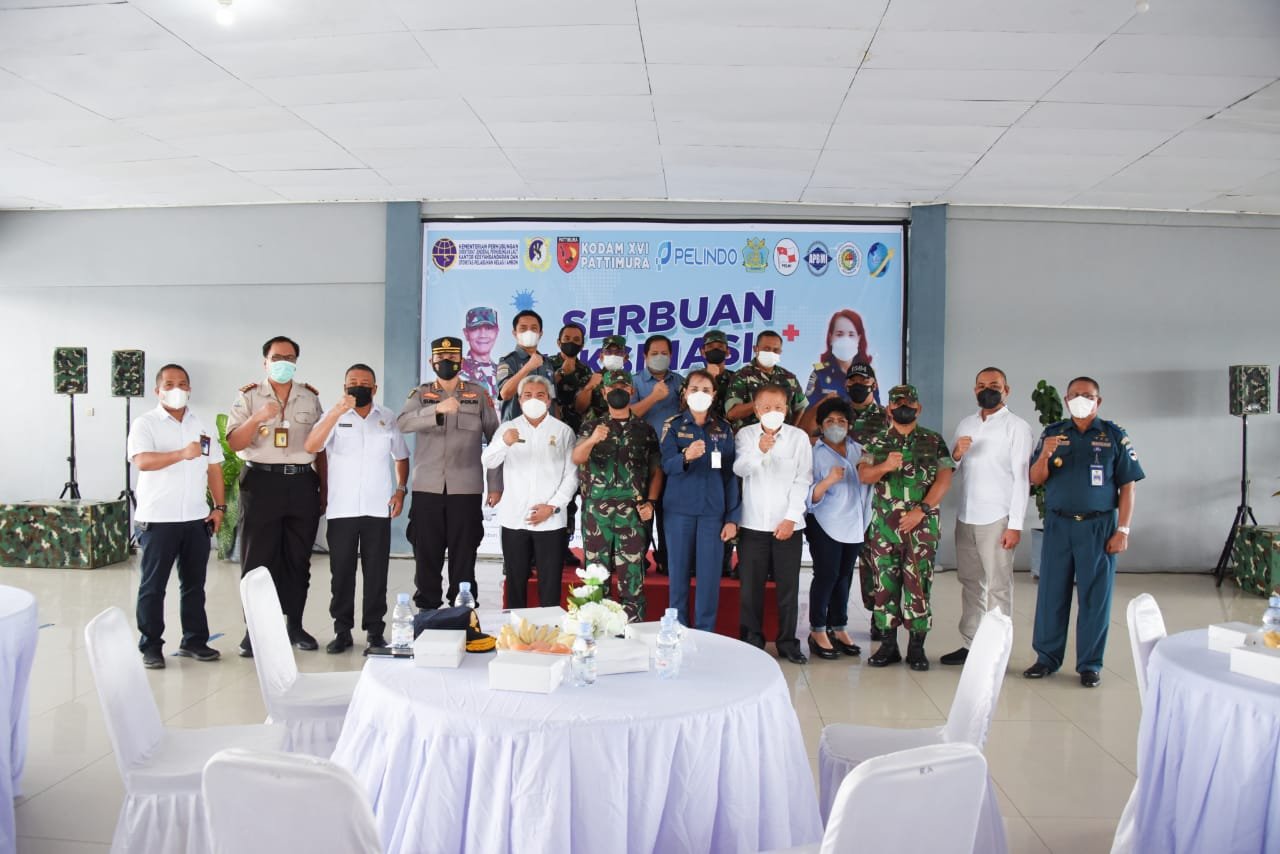 Kodam XVI/Pattimura Laksanakan Serbuan Vaksin di Pelabuhan Ambon