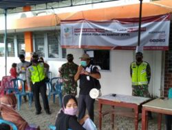 Tim Gugus Covid Bangka Sosialisasi Physical Distancing Saat Pengambilan BST di Kantor Pos