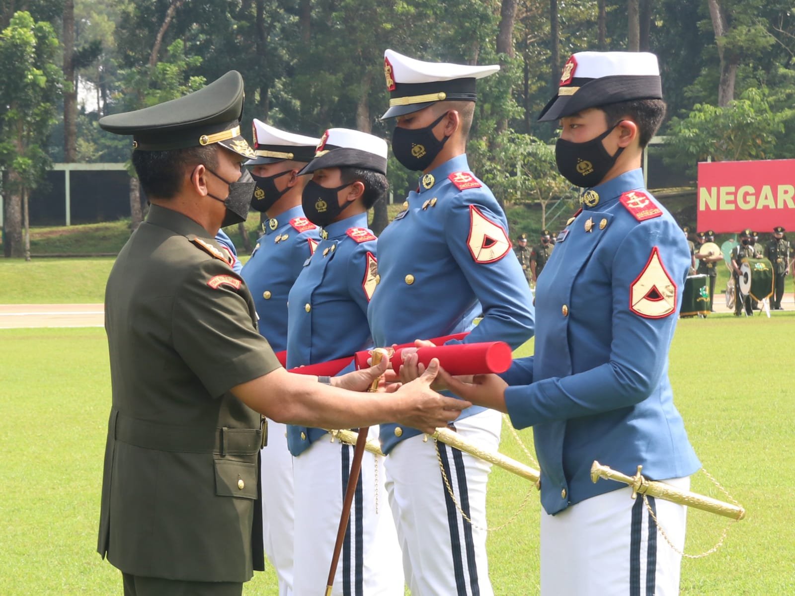 Danjen Akademi TNI Tutup Pendidikan Dasar Integratif Taruna Angkatan 2021/2022