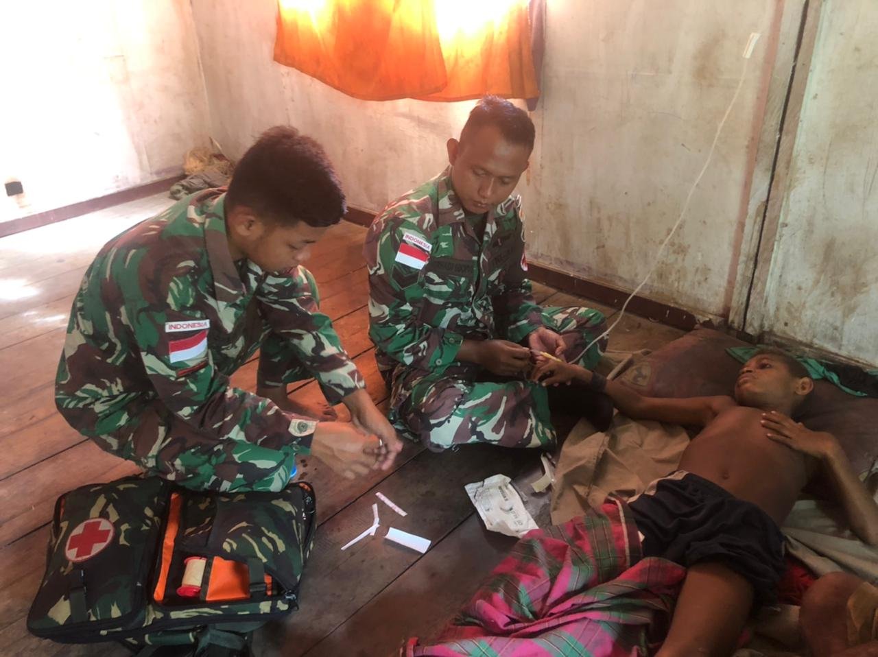 Satgas Yonif 126/KC Tanggap Tangani Warga Demam Tinggi