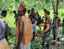 Babinsa Koramil 1710-07 Mapurujaya Komsos Warga Binaan untuk Deteksi dan Cegah Dini