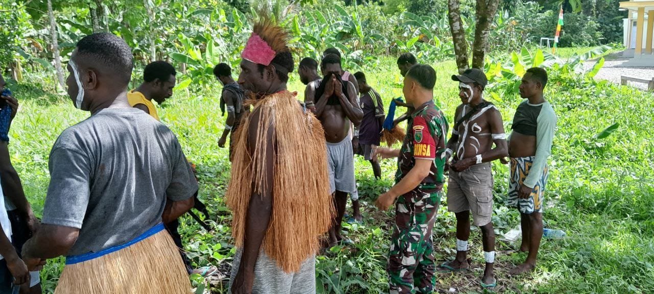 Babinsa Koramil 1710-07 Mapurujaya Komsos Warga Binaan untuk Deteksi dan Cegah Dini