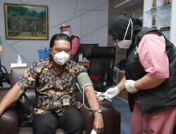 Sekda Banten Jalani Vaksinasi Covid-19 Dosis Kedua