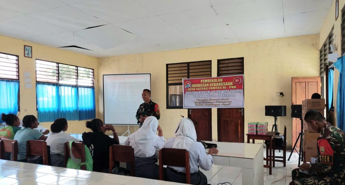 Satgas Yonif 143/TWEJ Tanamkan Patriotisme di SMK Pedalaman Papua