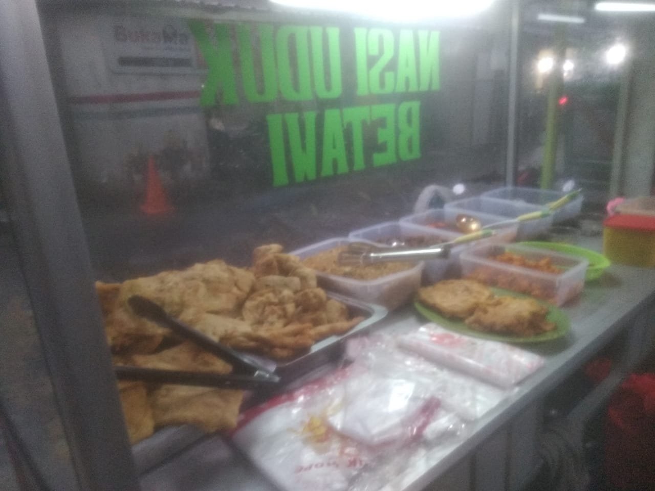 Nasi Uduk Betawi Mpok Betel di Rawajati yang Nagih dan Ramai Dikunjungi