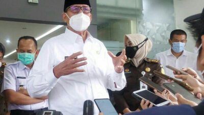 29 dari 34 Gubernur Indonesia Tetapkan UMP dan UMK