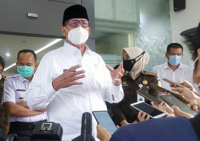 29 dari 34 Gubernur Indonesia Tetapkan UMP dan UMK