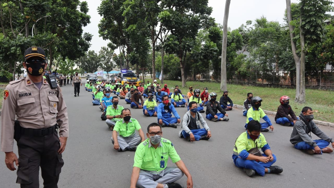 Kapolres Cilegon Minta Buruh Taati Prokes Saat Aksi