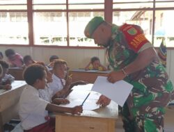 Babinsa Koramil 1710-05/Jila Awasi Ujian Semester Ganjil SD Inpres Jila