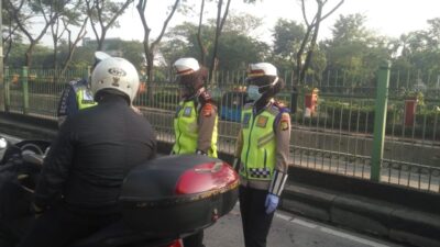 Ratusan Pengendara Terjaring di Jalur Busway, PMJ Turunkan Gatur Pagi untuk Kamtibcar Lalu Lintas