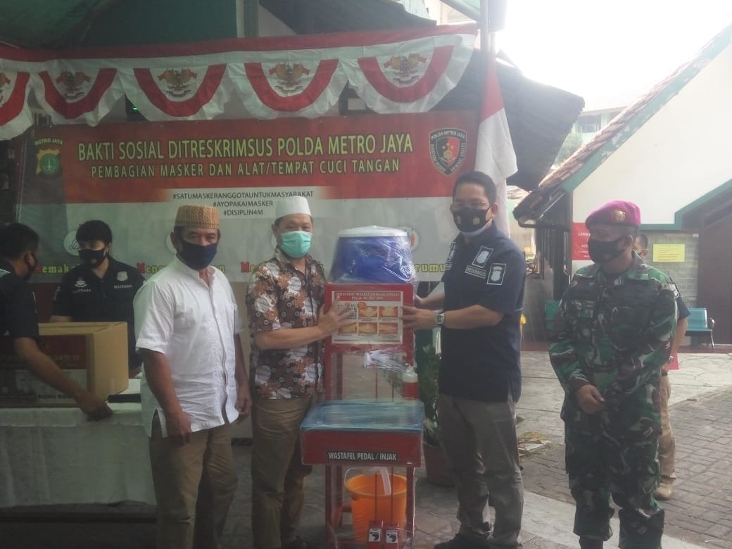 Polri Peduli Tokoh Agama: Ribuan Masker dan Wastafel untuk Rumah Ibadah
