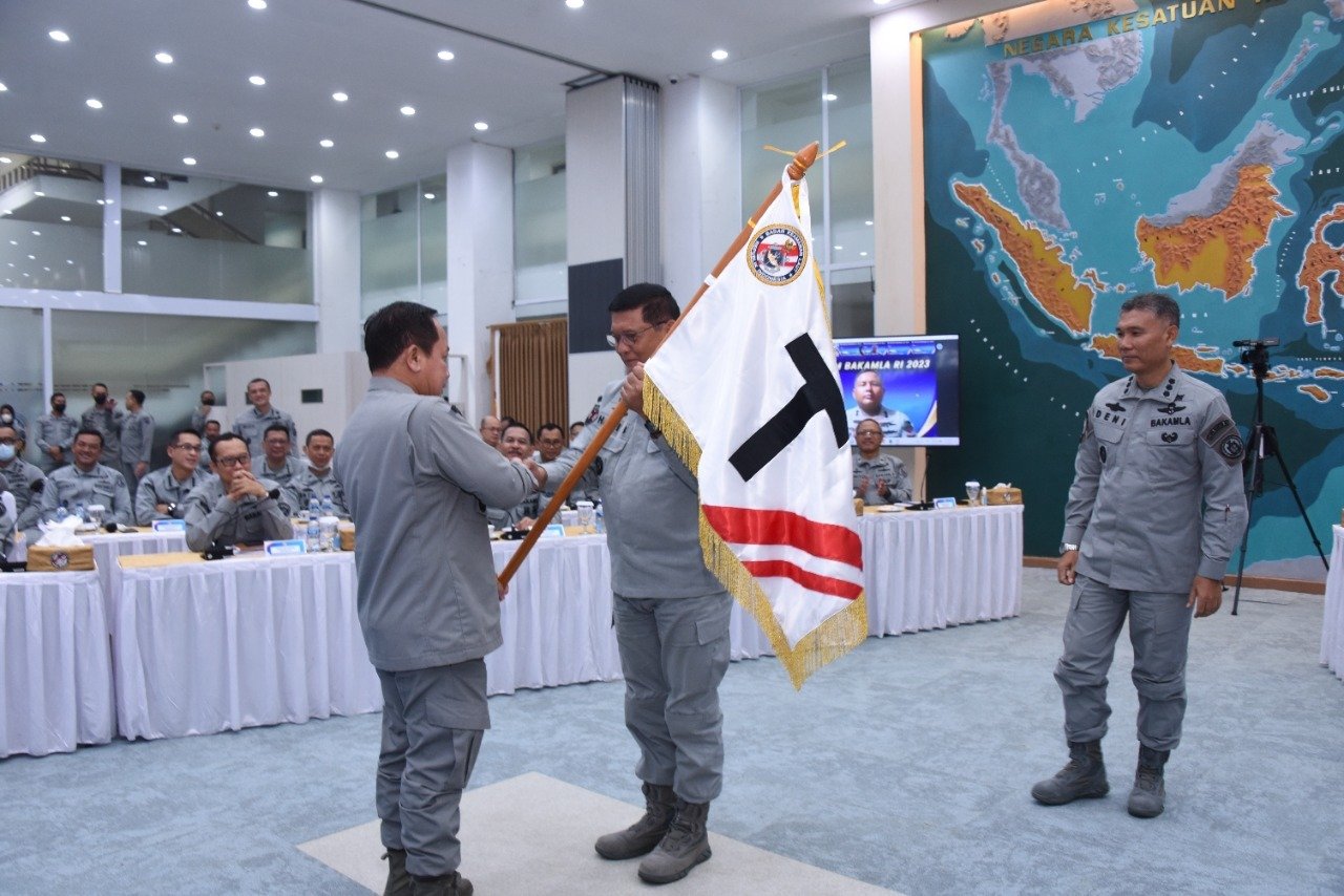 Kepala Bakamla RI Beri Penghargaan Bintara, KN dan Stasiun Teladan 2022