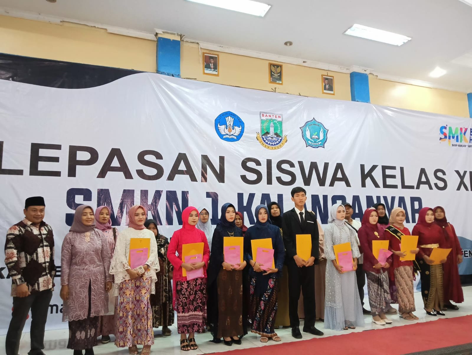 Dewan Penasehat Komite Dampingi Kepala Sekolah Pelepasan 90 Siswa SMKN 1 Kalanganyar