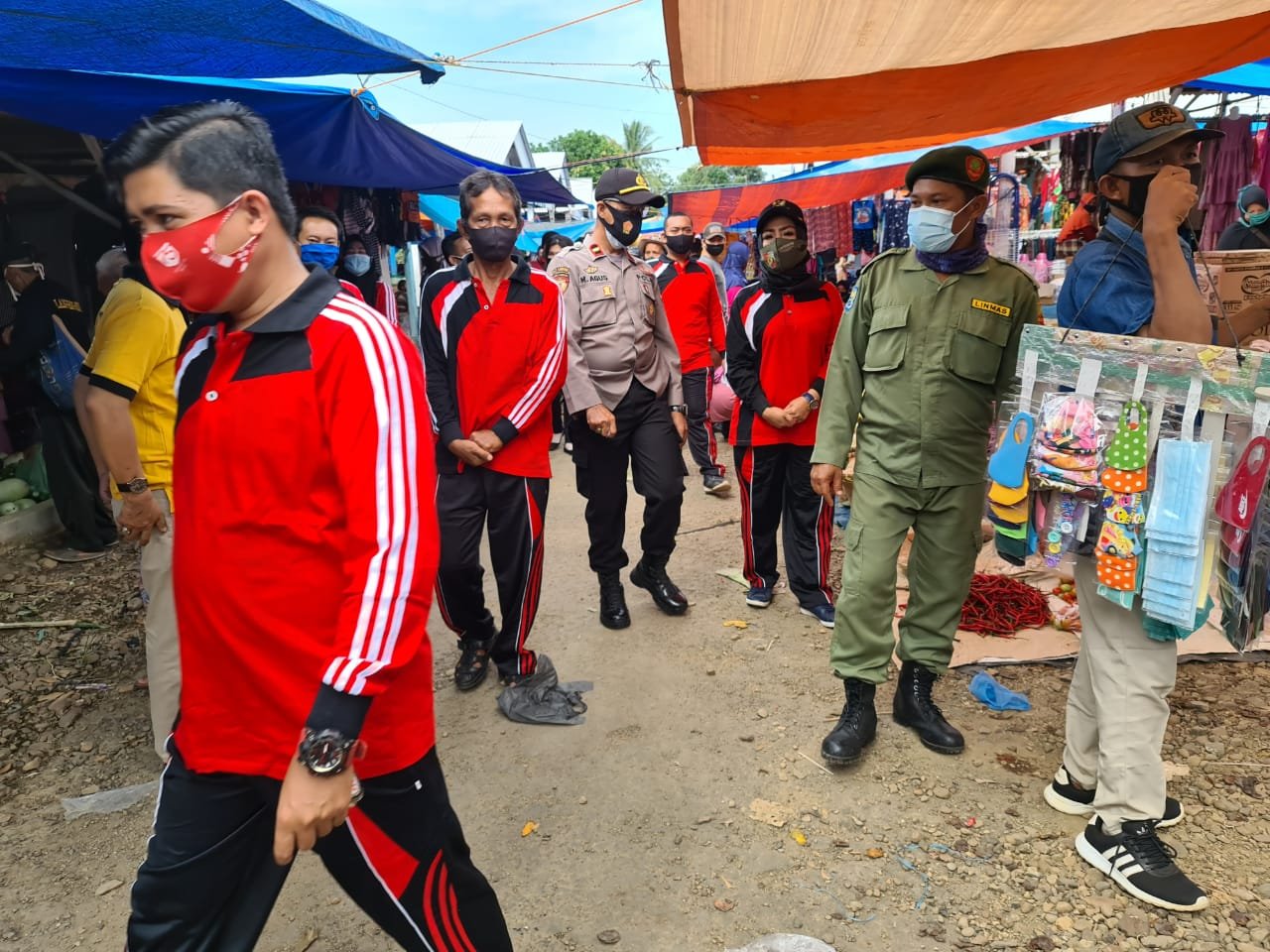 Kades Cempaka Himbau Warga Lawan Corona