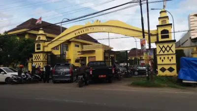 DPUPR Kota Serang Lakukan Pemeliharaan Jalan Rutin