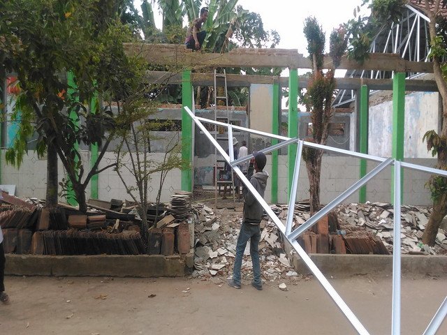 Rehabilitasi MTs Negeri 2 Pandeglang Tutup Rapat Informasi Anggaran