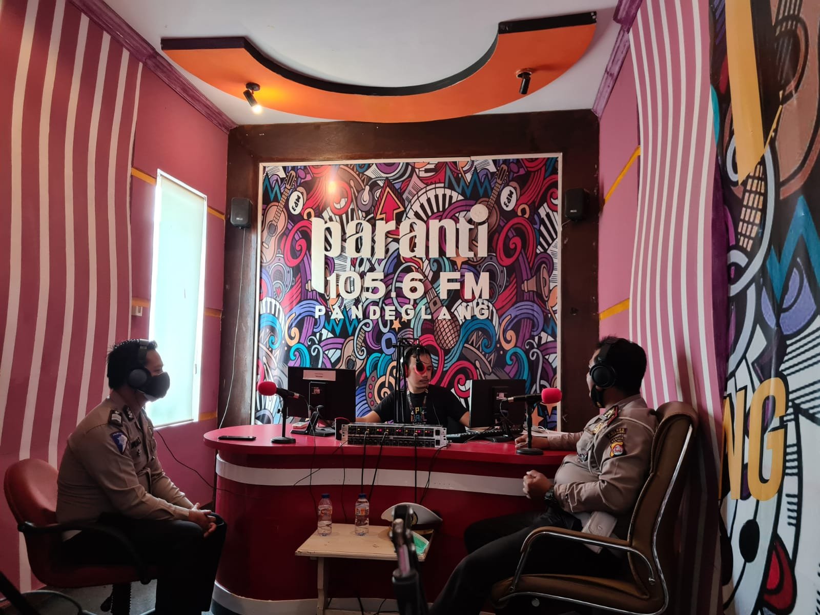 Satlantas Polres Pandeglang Gelar Talkshow di Radio Paranti FM