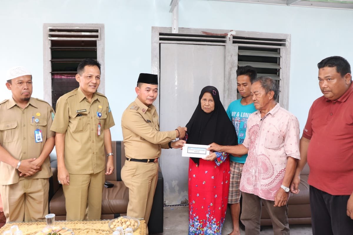 Bupati Bangka Kunjungi Rumah Nelayan yang Hilang