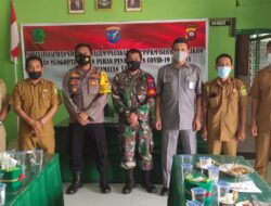 Sinergi Tanpa Batas Babinsa dan Puskesmas Selakau Terapkan Prokes