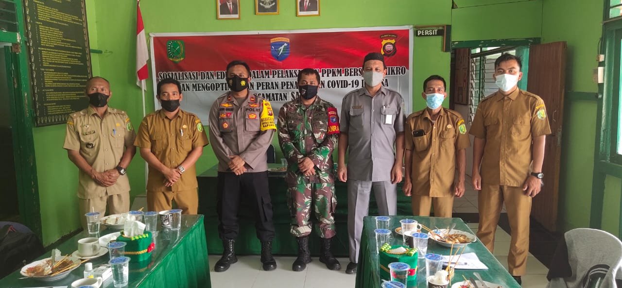 Sinergi Tanpa Batas Babinsa dan Puskesmas Selakau Terapkan Prokes