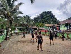 Satgas Yonif 126/KC Ajak Pemuda Perbatasan Bermain Voli Bersama