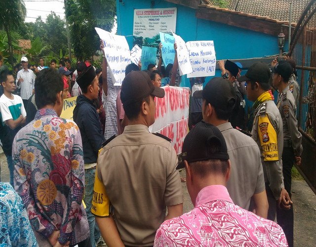 AMS Tuntut Bongkar Bangunan Liar di Reklamasi Pantai