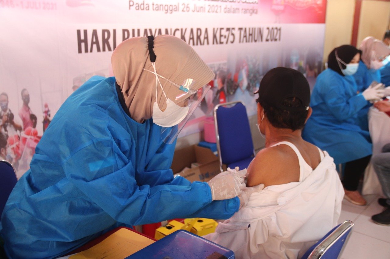 Polda Banten Vaksinasi 59.311 Orang untuk Percepat Program Vaksin