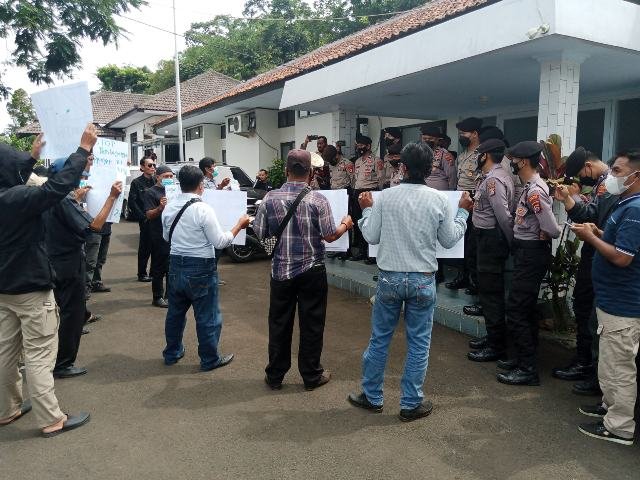Bupati Pandeglang Diminta Hentikan Praktik Rampok APBD dan APBN