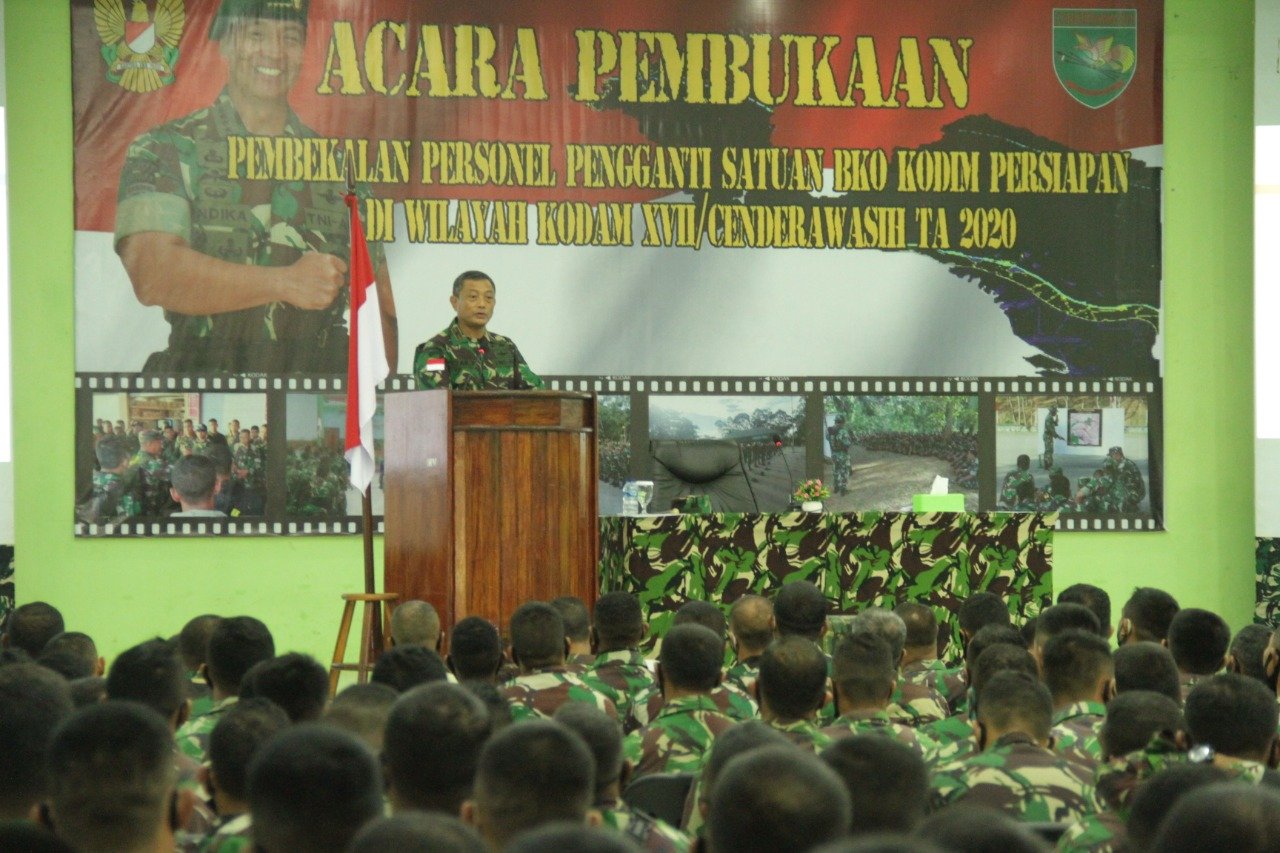 Danrem 172/PWY Beri Pembekalan Personel BKO Kodim Sebelum Tugas