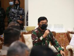 Panglima TNI dan Kapolri Perintahkan Penebalan Pasukan PPKM Mikro di Jatim