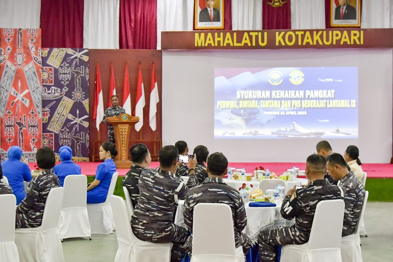 Danlantamal IX Gelar Syukuran dan Tradisi Kenaikan Pangkat Prajurit-PNS