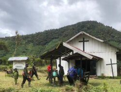 Satgas Yonif 143/TWEJ Fungsikan Kembali Gereja untuk Warga Pegunungan Bintang